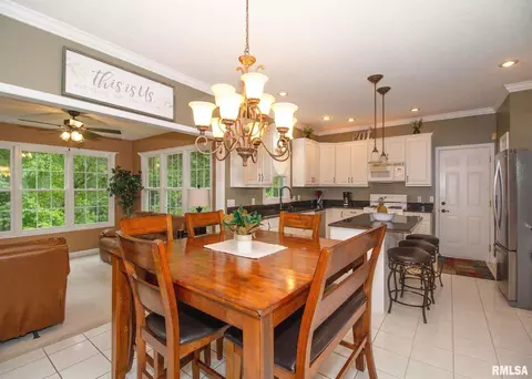 604 E 3rd St, Coal Valley, IL 61240 photo 8