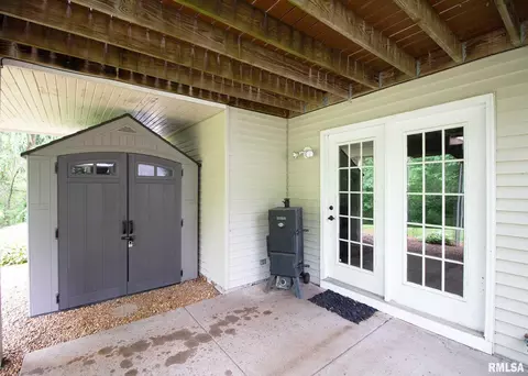 604 E 3rd St, Coal Valley, IL 61240 photo 31