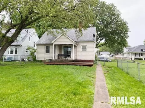 2369 28th St, Moline, IL 61265 photo 2