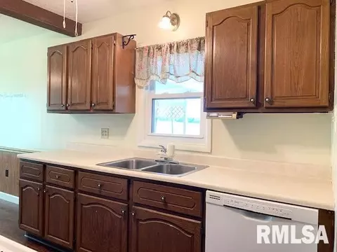 406 Meltzer Ave, Walnut, IL 61376 photo 8