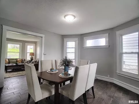 907 16th St, Moline, IL 61265 photo 8
