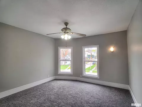 907 16th St, Moline, IL 61265 photo 16