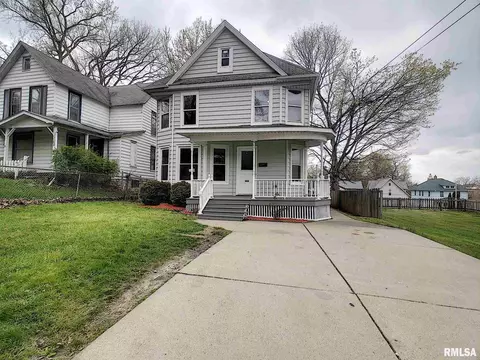 907 16th St, Moline, IL 61265 photo 1