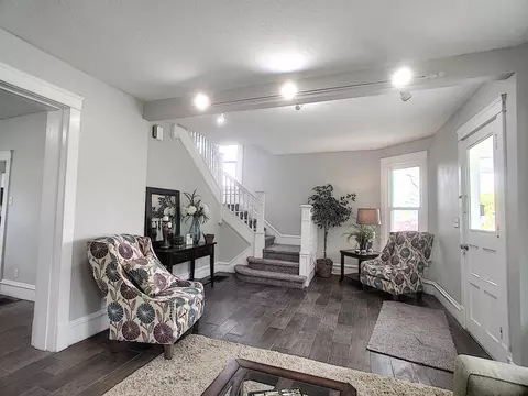 907 16th St, Moline, IL 61265 photo 6