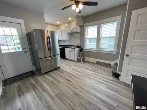 130 15th St, Silvis, IL 61282 photo 7