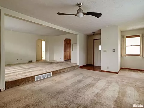 1909 46th St, Moline, IL 61265 photo 3