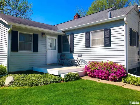 1909 46th St, Moline, IL 61265 photo 2