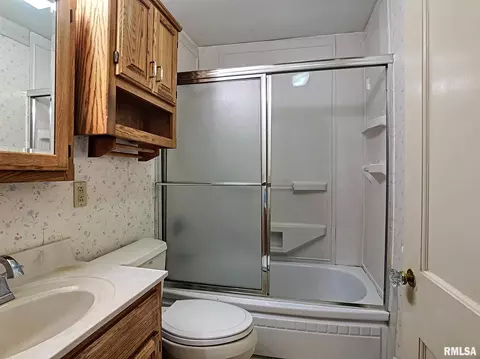 1909 46th St, Moline, IL 61265 photo 8
