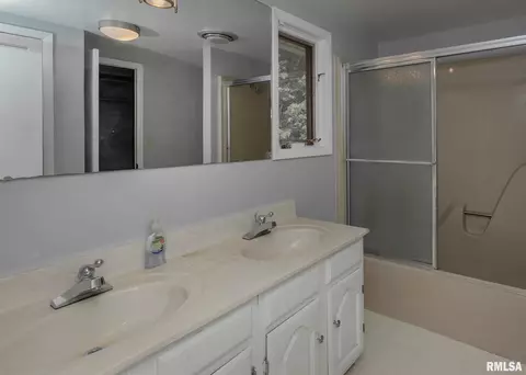 3336 16th St, Moline, IL 61265 photo 31