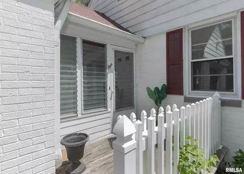 3336 16th St, Moline, IL 61265 photo 5