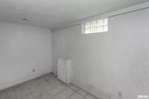 3336 16th St, Moline, IL 61265 photo 9