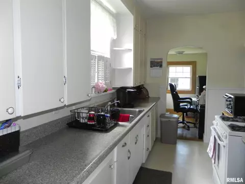 1325 26th St, Moline, IL 61265 photo 13