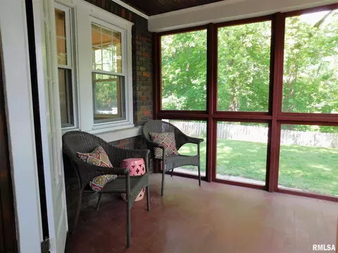 1190 22nd St, Moline, IL 61265 photo 13