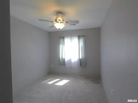1009 40th St, Moline, IL 61265 photo 27
