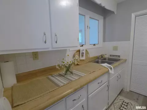 1009 40th St, Moline, IL 61265 photo 7