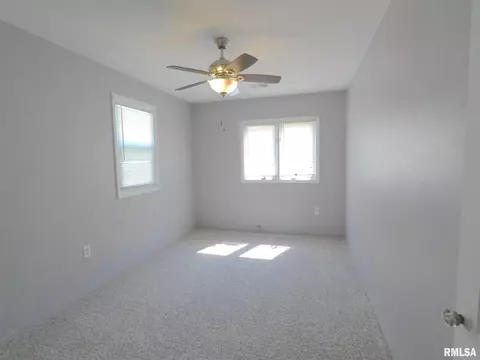 1009 40th St, Moline, IL 61265 photo 22