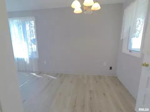 1009 40th St, Moline, IL 61265 photo 9