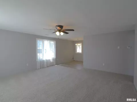1009 40th St, Moline, IL 61265 photo 13