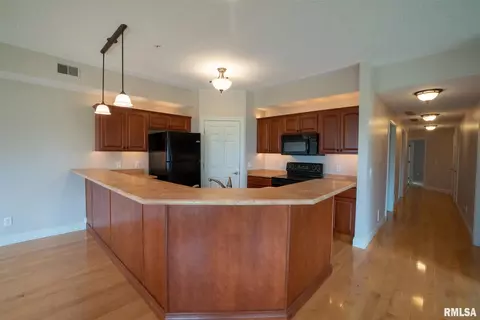 4032 River Dr, Moline, IL 61265 photo 21
