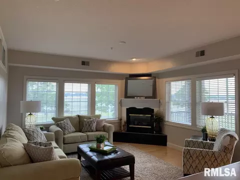 4032 River Dr, Moline, IL 61265 photo 8