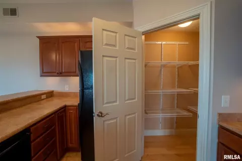 4032 River Dr, Moline, IL 61265 photo 24