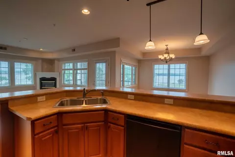 4032 River Dr, Moline, IL 61265 photo 20