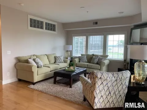 4032 River Dr, Moline, IL 61265 photo 9