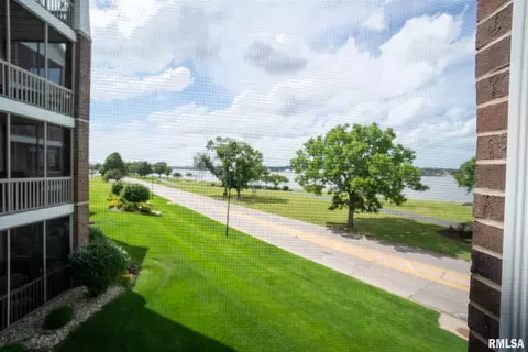 4032 River Dr, Moline, IL 61265 photo 19