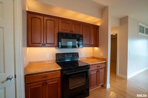4032 River Dr, Moline, IL 61265 photo 26