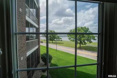 4032 River Dr, Moline, IL 61265 photo 14
