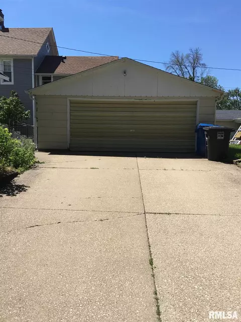 1303 4th St, Moline, IL 61265 photo 21