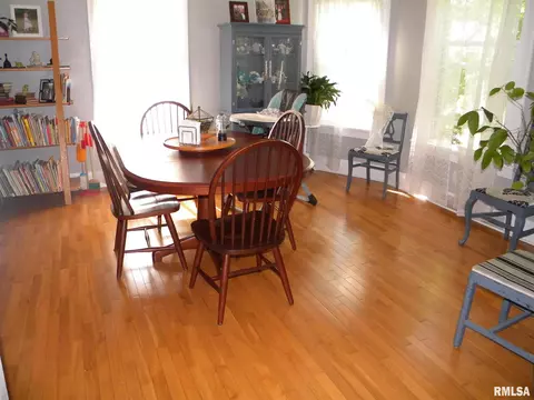 1303 4th St, Moline, IL 61265 photo 7