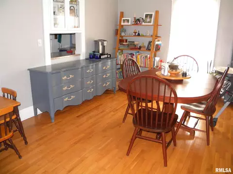 1303 4th St, Moline, IL 61265 photo 6
