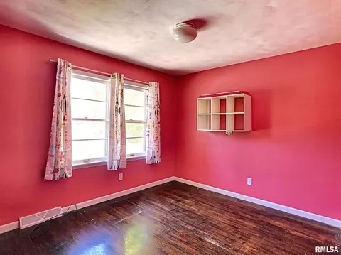 601 10th St, Silvis, IL 61282 photo 11