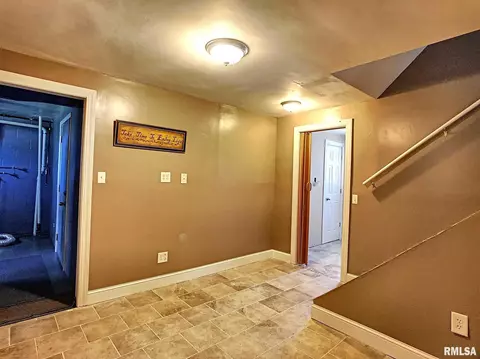 601 10th St, Silvis, IL 61282 photo 15
