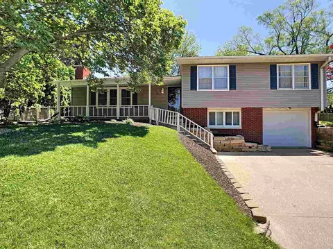 601 10th St, Silvis, IL 61282 photo 1