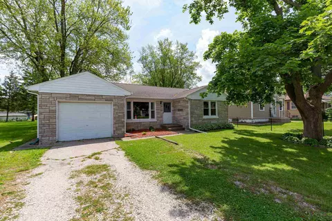 2107 10th St, Silvis, IL 61282 photo 6
