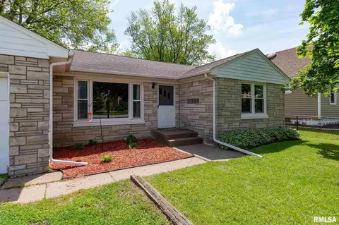 2107 10th St, Silvis, IL 61282 photo 5