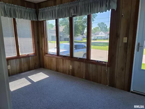 417 8th Ave, Fulton, IL 61252 photo 2