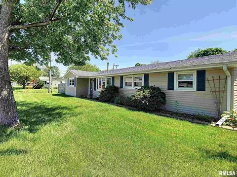 2217 8th St, Silvis, IL 61282 photo 1