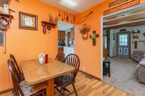 203 W B St, Alpha, IL 61413 photo 11