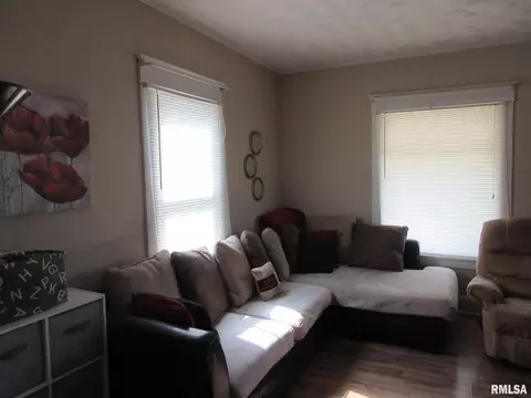 307 17th Ave, Moline, IL 61265 photo 3