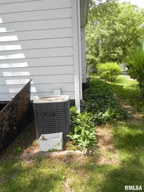 1722 11th St, Moline, IL 61265 photo 30
