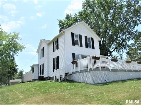 601 E 7th St, Tipton, IA 52772 photo 3