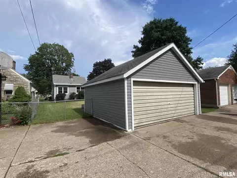 1845 30th St, Moline, IL 61265 photo 8