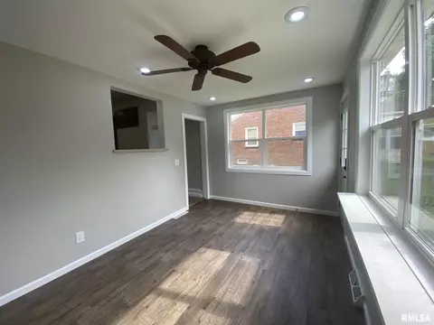 1845 30th St, Moline, IL 61265 photo 12