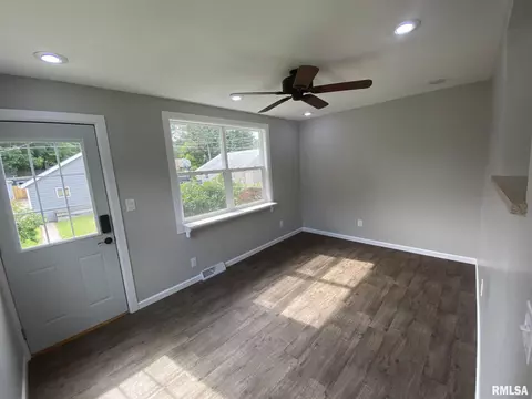 1845 30th St, Moline, IL 61265 photo 11