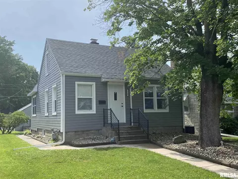 1845 30th St, Moline, IL 61265 photo 1