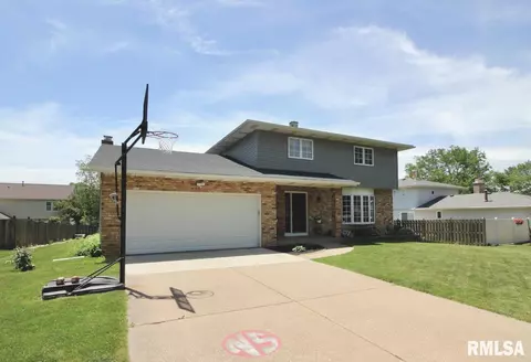 617 Brookview Dr, Eldridge, IA 52748 photo 3