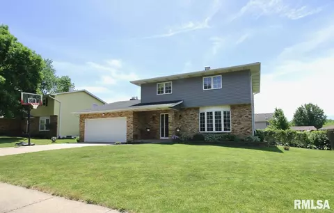 617 Brookview Dr, Eldridge, IA 52748 photo 2